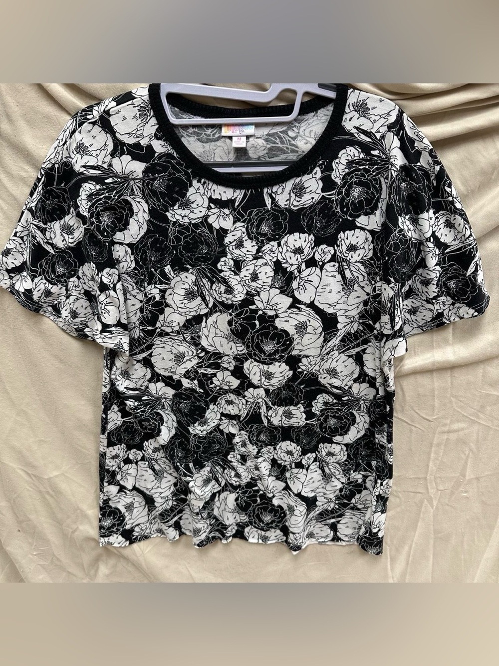 Black and white mens roses t shirt.